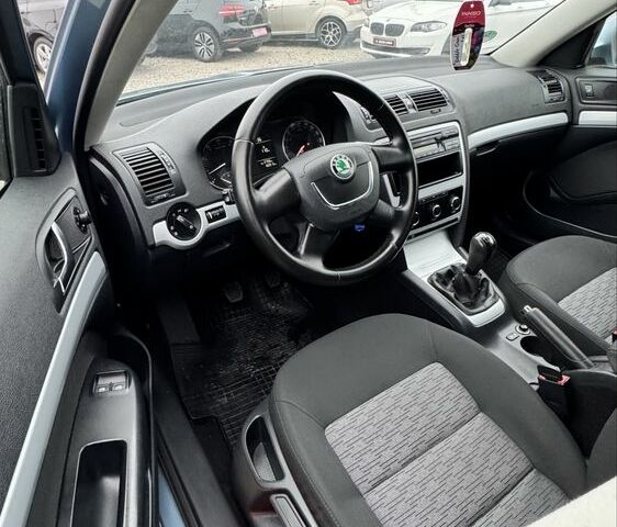 Синий Шкода Октавия, объемом двигателя 1.4 л и пробегом 160 тыс. км за 7400 $, фото 10 на Automoto.ua