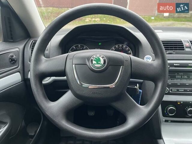 Синий Шкода Октавия, объемом двигателя 1.6 л и пробегом 85 тыс. км за 8999 $, фото 86 на Automoto.ua