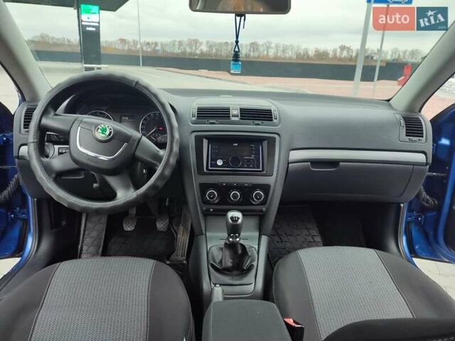Синій Шкода Октавія, об'ємом двигуна 1.6 л та пробігом 182 тис. км за 7700 $, фото 9 на Automoto.ua