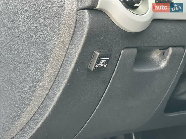 Синий Шкода Октавия, объемом двигателя 1.6 л и пробегом 248 тыс. км за 7999 $, фото 25 на Automoto.ua