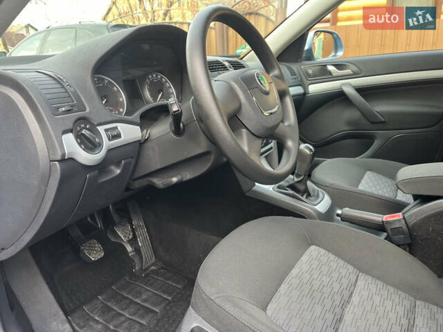 Синий Шкода Октавия, объемом двигателя 1.6 л и пробегом 207 тыс. км за 8450 $, фото 43 на Automoto.ua