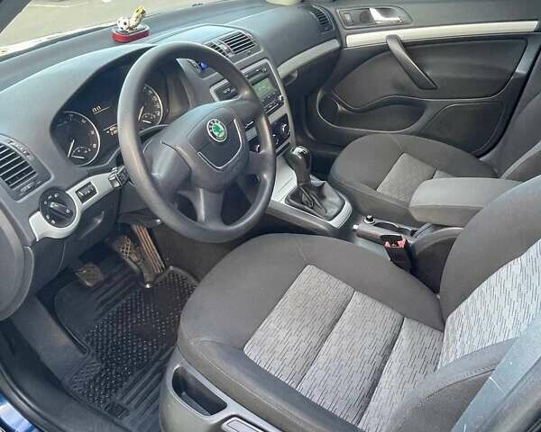 Синий Шкода Октавия, объемом двигателя 1.6 л и пробегом 212 тыс. км за 8500 $, фото 13 на Automoto.ua