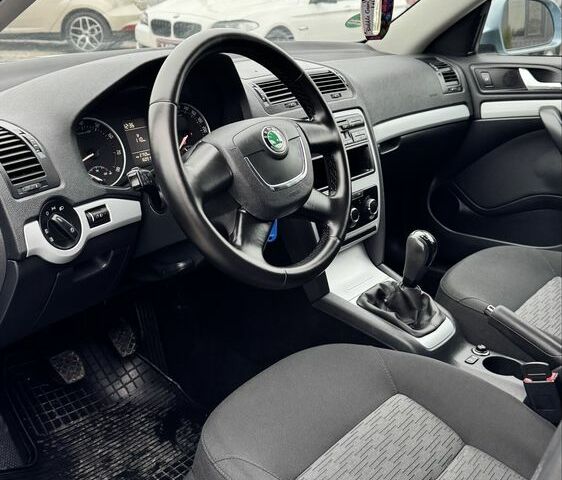 Синий Шкода Октавия, объемом двигателя 1.4 л и пробегом 160 тыс. км за 7400 $, фото 11 на Automoto.ua