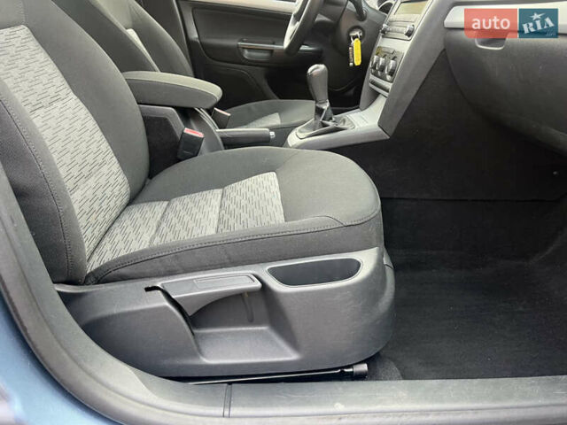 Синий Шкода Октавия, объемом двигателя 1.6 л и пробегом 207 тыс. км за 8450 $, фото 58 на Automoto.ua