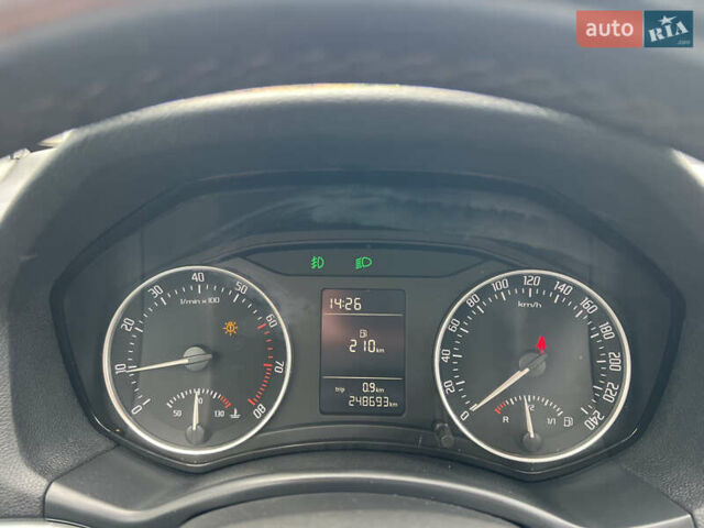Синий Шкода Октавия, объемом двигателя 1.6 л и пробегом 248 тыс. км за 7999 $, фото 24 на Automoto.ua