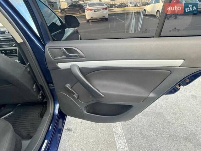 Синий Шкода Октавия, объемом двигателя 1.6 л и пробегом 212 тыс. км за 8500 $, фото 17 на Automoto.ua