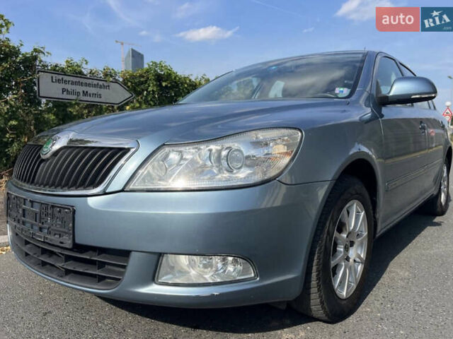 Синий Шкода Октавия, объемом двигателя 1.6 л и пробегом 191 тыс. км за 8000 $, фото 1 на Automoto.ua