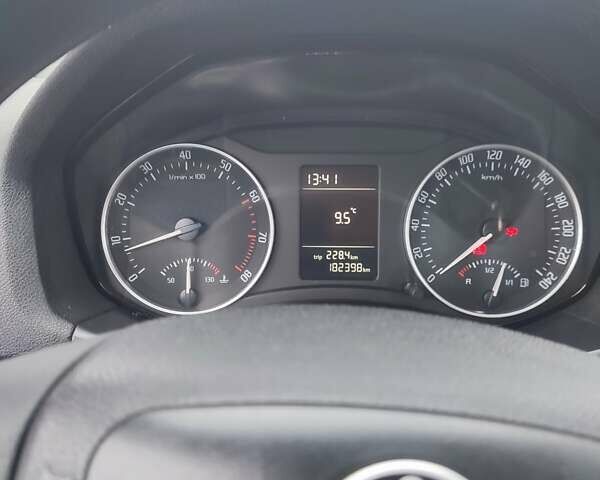 Синій Шкода Октавія, об'ємом двигуна 1.6 л та пробігом 182 тис. км за 7700 $, фото 2 на Automoto.ua