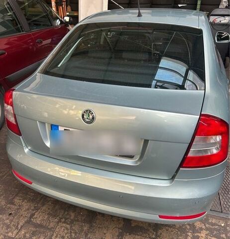 Синий Шкода Октавия, объемом двигателя 1.4 л и пробегом 165 тыс. км за 7200 $, фото 5 на Automoto.ua