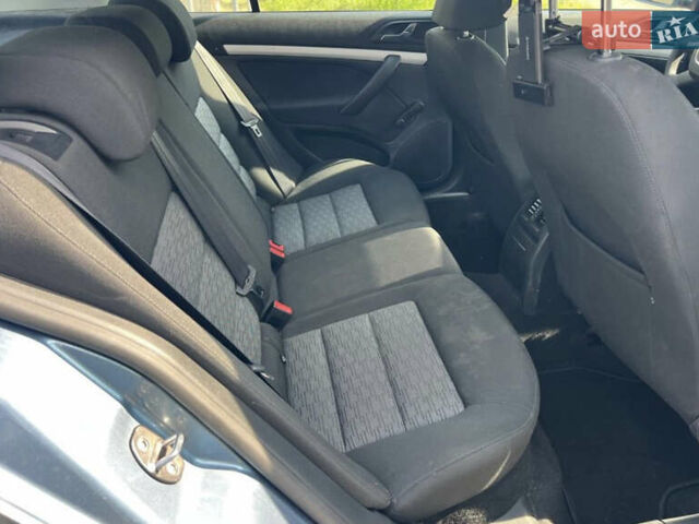 Синий Шкода Октавия, объемом двигателя 1.6 л и пробегом 191 тыс. км за 8000 $, фото 8 на Automoto.ua