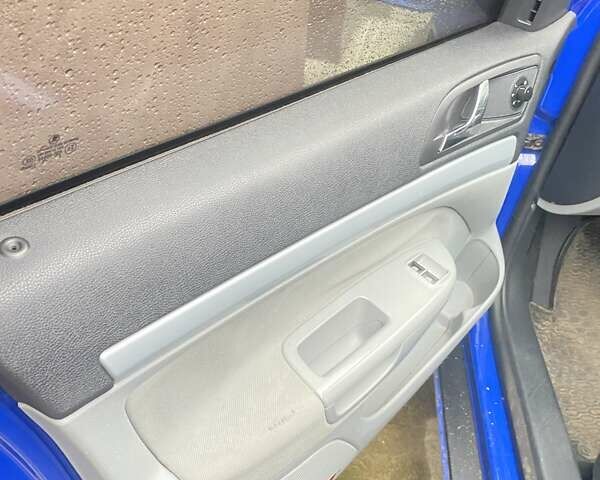 Синий Шкода Октавия, объемом двигателя 1.6 л и пробегом 210 тыс. км за 6200 $, фото 3 на Automoto.ua