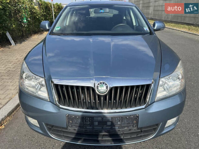Синий Шкода Октавия, объемом двигателя 1.6 л и пробегом 191 тыс. км за 8000 $, фото 2 на Automoto.ua