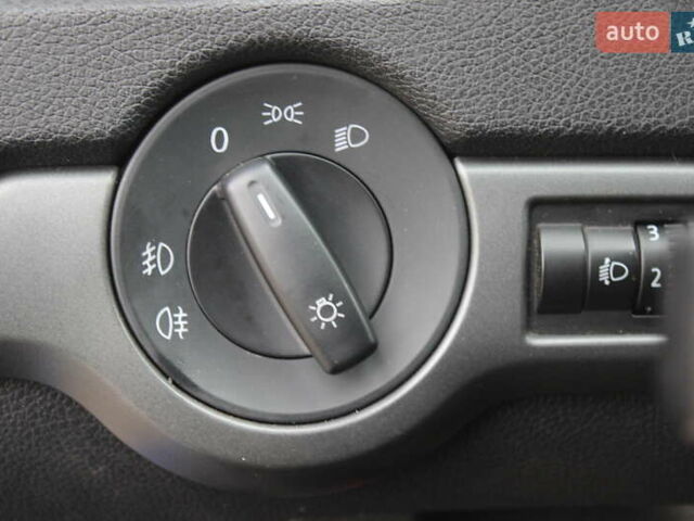 Синий Шкода Октавия, объемом двигателя 1.6 л и пробегом 264 тыс. км за 6800 $, фото 16 на Automoto.ua