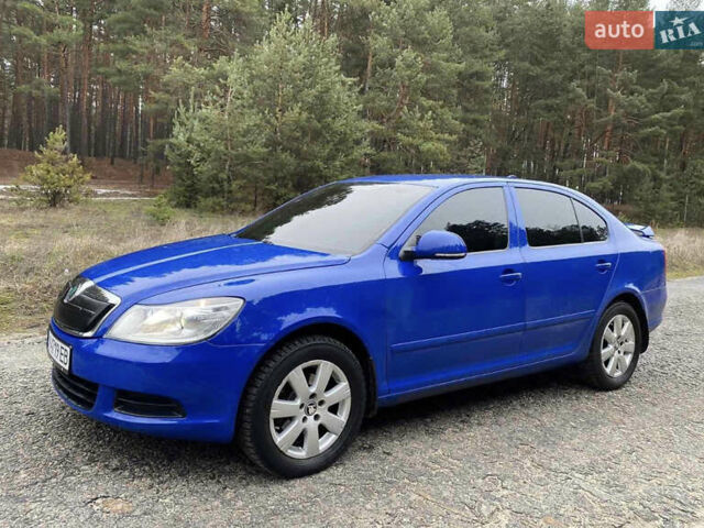 Шкода Октавия 2009 в Ирпене на Automoto.ua Синий Шкода Октавия, объемом двигателя 1.6 л и пробегом 270 тыс. км за 7000 $, фото 1 на Automoto.ua