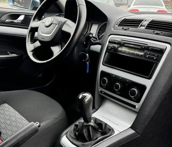 Синий Шкода Октавия, объемом двигателя 1.4 л и пробегом 160 тыс. км за 7400 $, фото 18 на Automoto.ua