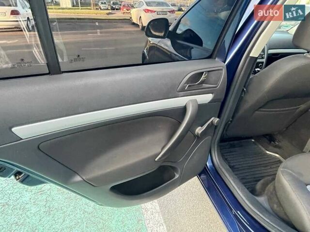 Синий Шкода Октавия, объемом двигателя 1.6 л и пробегом 212 тыс. км за 8500 $, фото 15 на Automoto.ua