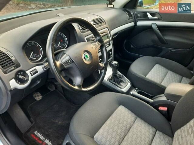 Синий Шкода Октавия, объемом двигателя 1.6 л и пробегом 176 тыс. км за 8350 $, фото 64 на Automoto.ua