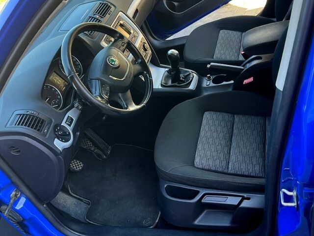 Синий Шкода Октавия, объемом двигателя 1.6 л и пробегом 264 тыс. км за 7500 $, фото 1 на Automoto.ua