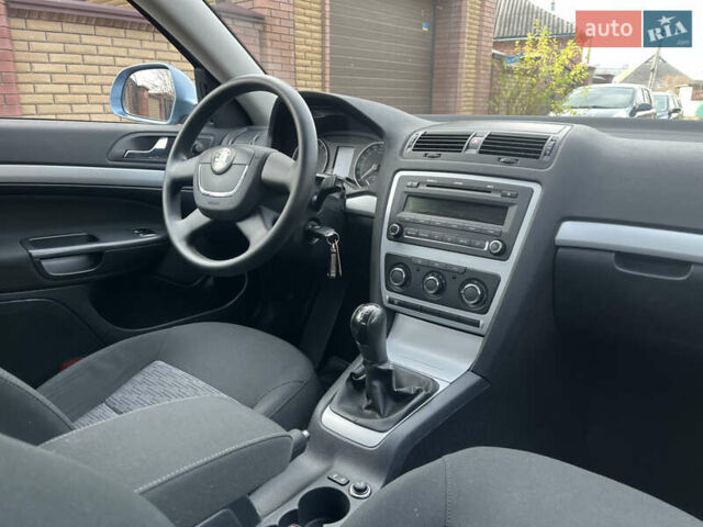 Синий Шкода Октавия, объемом двигателя 1.6 л и пробегом 207 тыс. км за 8450 $, фото 53 на Automoto.ua