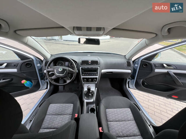 Синий Шкода Октавия, объемом двигателя 1.6 л и пробегом 248 тыс. км за 7999 $, фото 20 на Automoto.ua