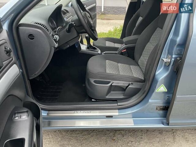 Синий Шкода Октавия, объемом двигателя 1.6 л и пробегом 85 тыс. км за 8999 $, фото 100 на Automoto.ua