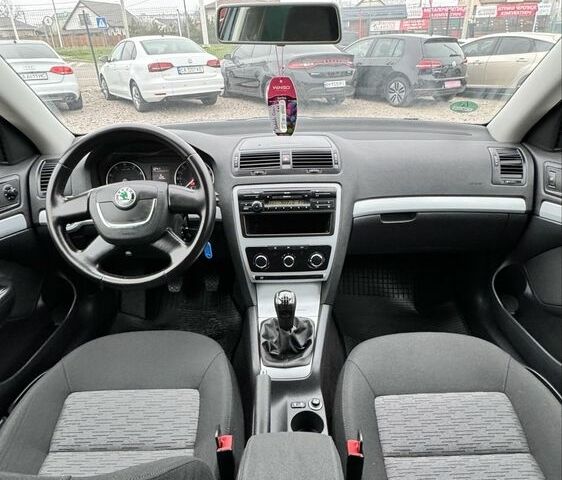 Синий Шкода Октавия, объемом двигателя 1.4 л и пробегом 160 тыс. км за 7400 $, фото 16 на Automoto.ua