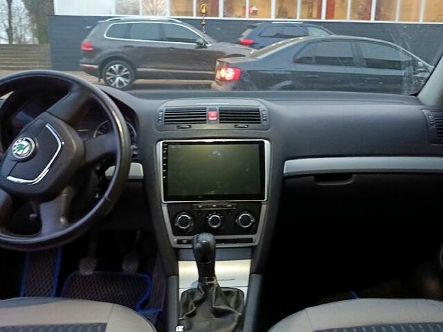 Синій Шкода Октавія, об'ємом двигуна 1.6 л та пробігом 235 тис. км за 6950 $, фото 5 на Automoto.ua