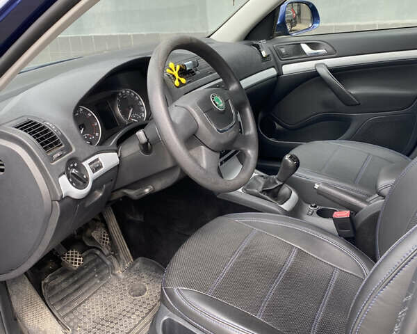 Синий Шкода Октавия, объемом двигателя 1.8 л и пробегом 85 тыс. км за 8900 $, фото 6 на Automoto.ua