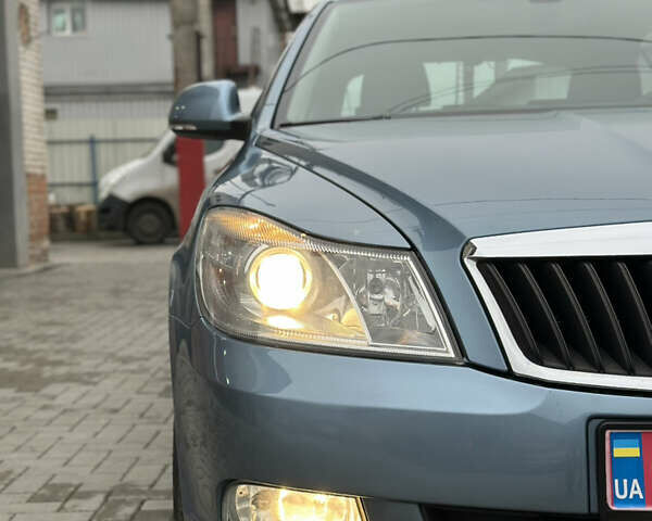 Синий Шкода Октавия, объемом двигателя 1.6 л и пробегом 235 тыс. км за 8200 $, фото 13 на Automoto.ua