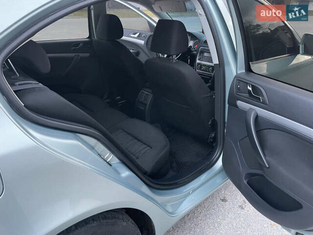 Синий Шкода Октавия, объемом двигателя 1.6 л и пробегом 258 тыс. км за 7600 $, фото 20 на Automoto.ua