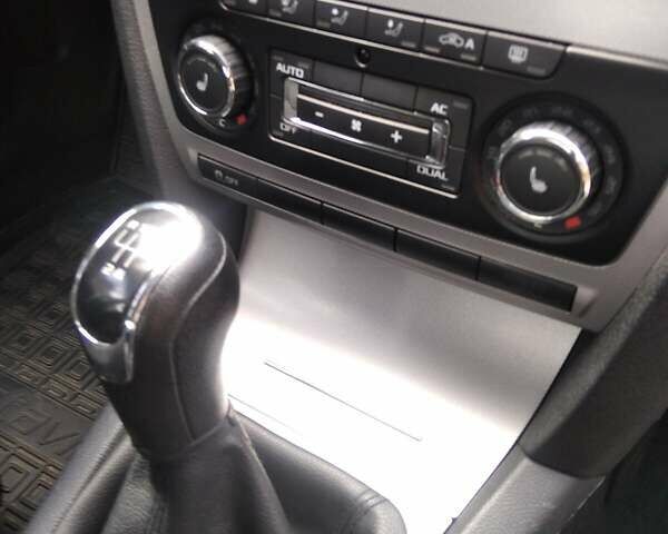 Синий Шкода Октавия, объемом двигателя 1.6 л и пробегом 287 тыс. км за 8500 $, фото 12 на Automoto.ua