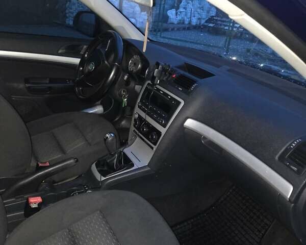 Синий Шкода Октавия, объемом двигателя 1.9 л и пробегом 245 тыс. км за 7100 $, фото 5 на Automoto.ua