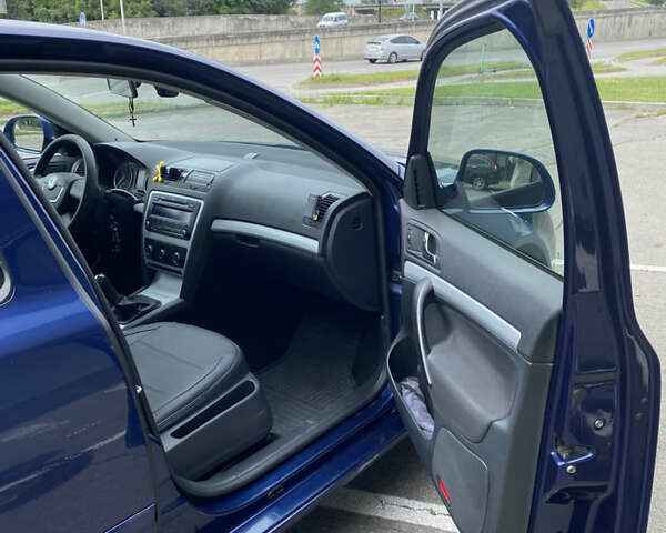 Синий Шкода Октавия, объемом двигателя 1.8 л и пробегом 85 тыс. км за 8900 $, фото 9 на Automoto.ua