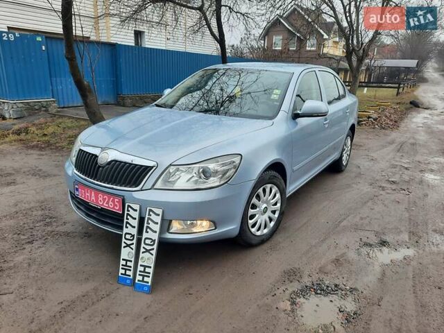 Синий Шкода Октавия, объемом двигателя 1.6 л и пробегом 226 тыс. км за 7990 $, фото 1 на Automoto.ua