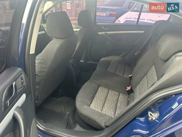 Синий Шкода Октавия, объемом двигателя 1.6 л и пробегом 317 тыс. км за 7000 $, фото 7 на Automoto.ua