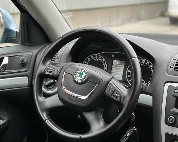 Синий Шкода Октавия, объемом двигателя 1.6 л и пробегом 235 тыс. км за 8200 $, фото 27 на Automoto.ua