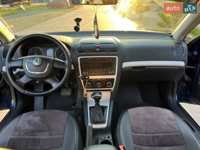 Синій Шкода Октавія, об'ємом двигуна 1.6 л та пробігом 249 тис. км за 7600 $, фото 12 на Automoto.ua
