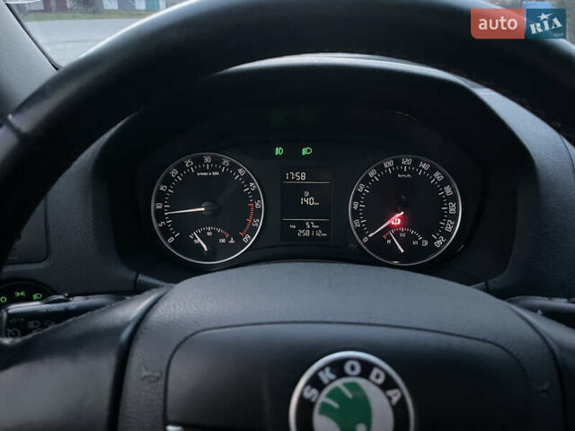 Синий Шкода Октавия, объемом двигателя 1.6 л и пробегом 258 тыс. км за 7600 $, фото 22 на Automoto.ua