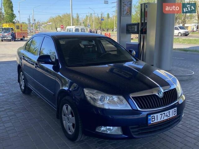 Синий Шкода Октавия, объемом двигателя 1.6 л и пробегом 242 тыс. км за 8400 $, фото 5 на Automoto.ua