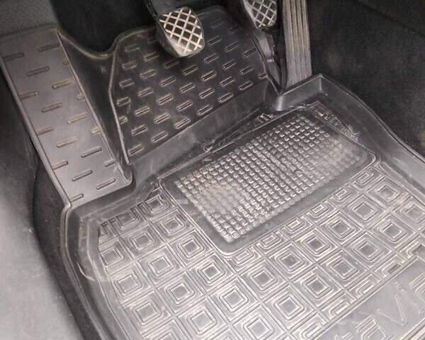 Синий Шкода Октавия, объемом двигателя 1.6 л и пробегом 287 тыс. км за 8500 $, фото 2 на Automoto.ua