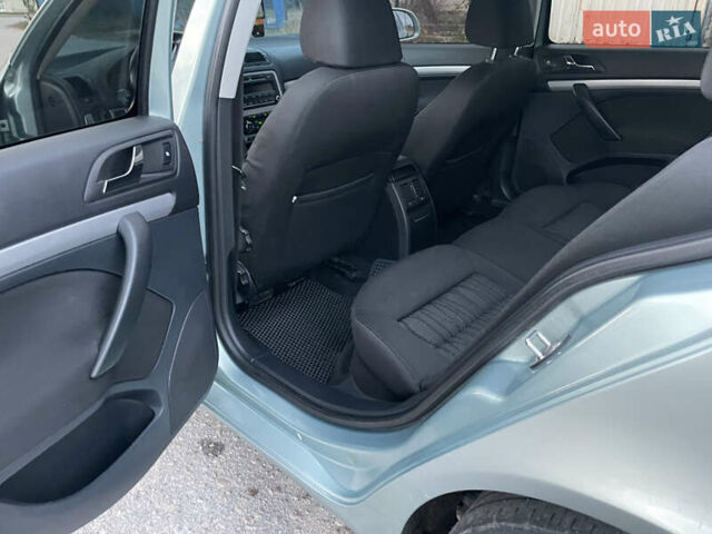 Синий Шкода Октавия, объемом двигателя 1.6 л и пробегом 258 тыс. км за 7600 $, фото 19 на Automoto.ua