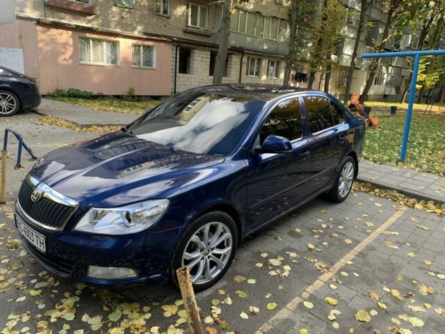 Синий Шкода Октавия, объемом двигателя 1.6 л и пробегом 303 тыс. км за 9000 $, фото 3 на Automoto.ua