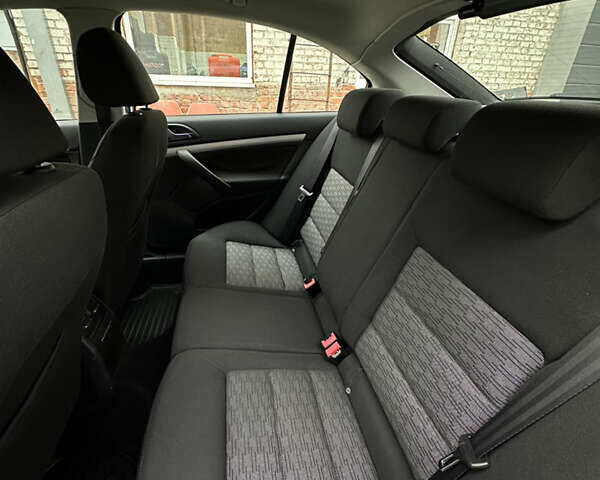 Синий Шкода Октавия, объемом двигателя 1.6 л и пробегом 235 тыс. км за 8200 $, фото 20 на Automoto.ua