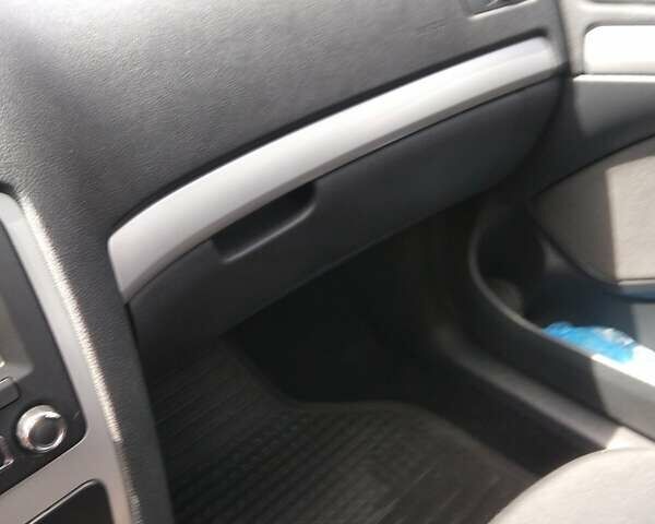 Синий Шкода Октавия, объемом двигателя 1.6 л и пробегом 287 тыс. км за 8500 $, фото 1 на Automoto.ua