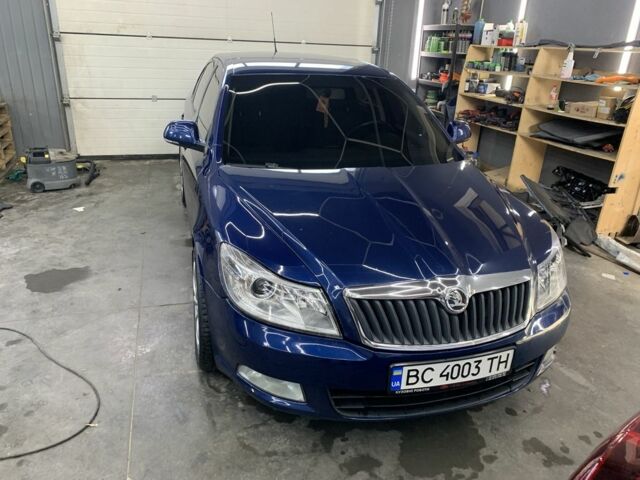 Синий Шкода Октавия, объемом двигателя 1.6 л и пробегом 303 тыс. км за 9000 $, фото 9 на Automoto.ua