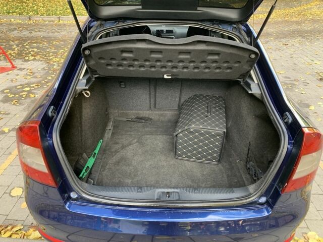 Синий Шкода Октавия, объемом двигателя 1.6 л и пробегом 303 тыс. км за 9000 $, фото 14 на Automoto.ua