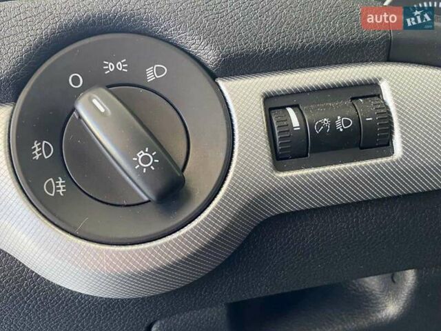 Синій Шкода Октавія, об'ємом двигуна 1.6 л та пробігом 242 тис. км за 8400 $, фото 33 на Automoto.ua