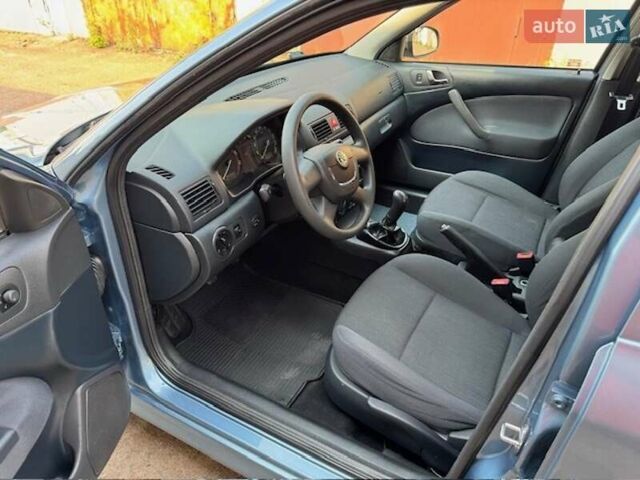 Синий Шкода Октавия, объемом двигателя 1.6 л и пробегом 170 тыс. км за 6900 $, фото 4 на Automoto.ua