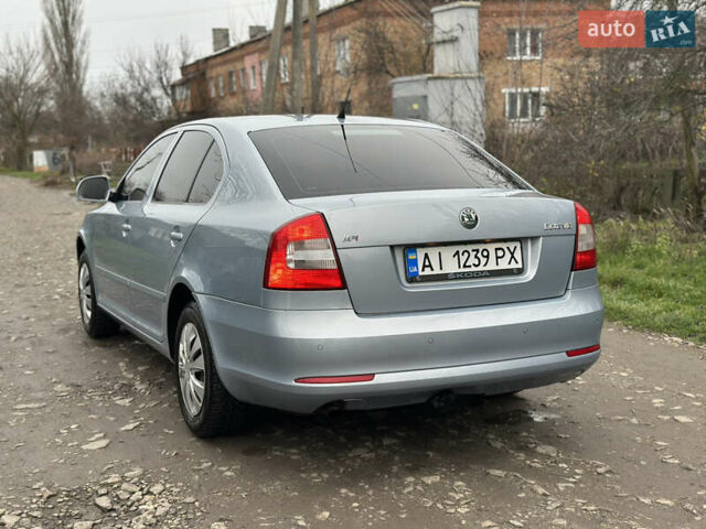 Синій Шкода Октавія, об'ємом двигуна 1.6 л та пробігом 254 тис. км за 7200 $, фото 2 на Automoto.ua