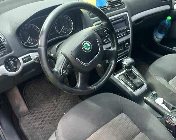 Синий Шкода Октавия, объемом двигателя 1.6 л и пробегом 317 тыс. км за 7000 $, фото 18 на Automoto.ua